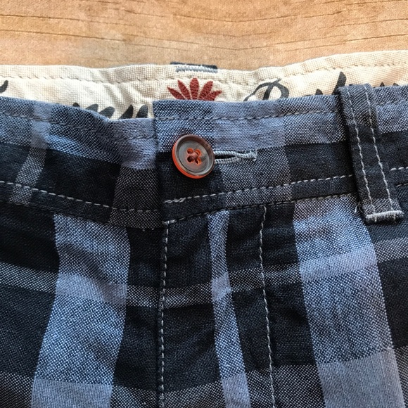 Men’s Checkered Shorts by Tommy Bahama  Size 32 - Picture 3 of 6